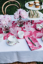 Load image into Gallery viewer, Garden Party Tablescape